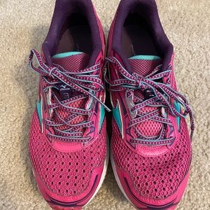 Mizuno wave rider tennis shoes